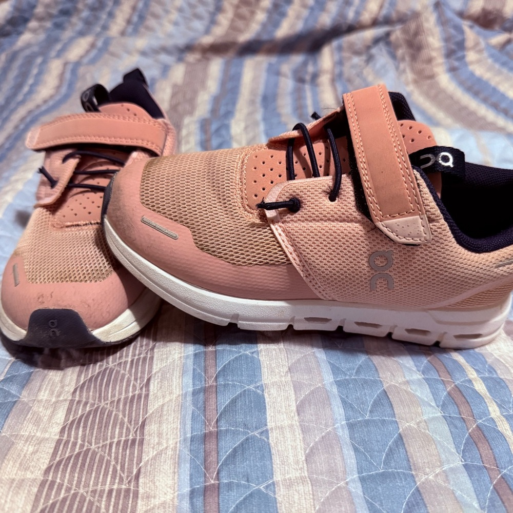 On Running Kids Sneakers in Pink and Black